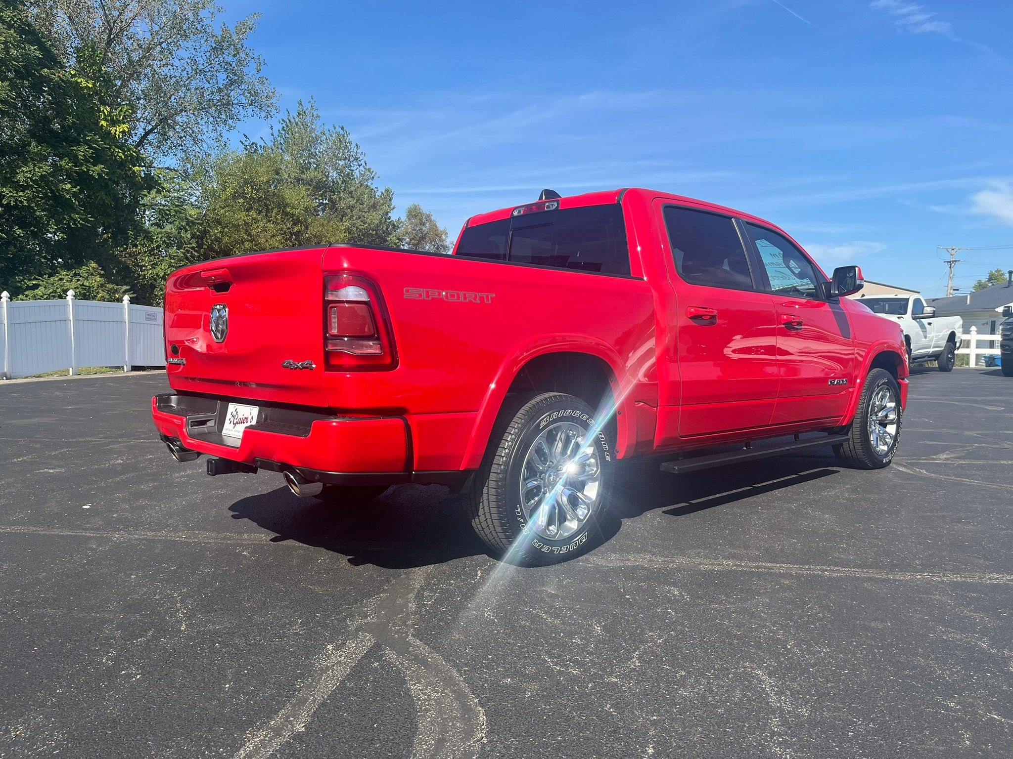 Used 2021 RAM 1500 Laramie w/ Sport Appearance Package AWD/4WD image 10