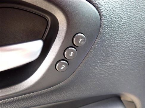 Used 2019 Jeep Cherokee Limited w/ Trailer Tow Group image 15