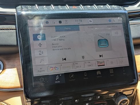 Used 2025 Jeep Grand Cherokee Summit AWD/4WD image 18