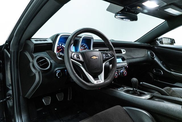 Used 2015 Chevrolet Camaro Z/28 RWD image 24