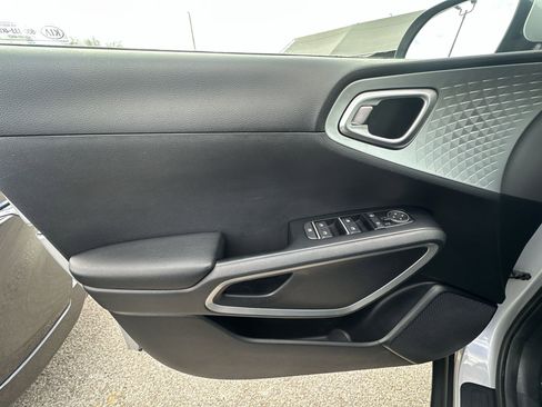 Used 2020 Kia Soul LX image 30