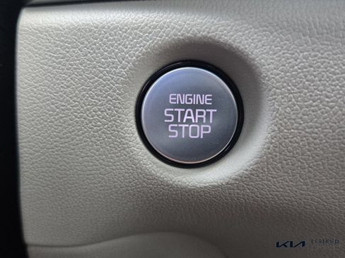 Certified 2025 Kia Sorento EX AWD/4WD image 21
