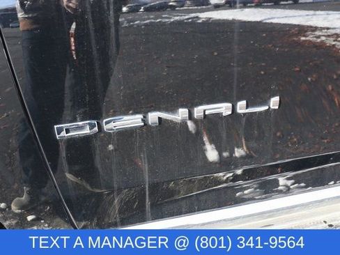 Used 2024 GMC Yukon XL Denali image 12