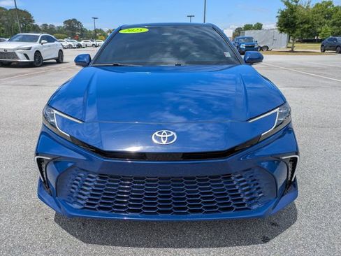 Used 2025 Toyota Camry XSE FWD image 9