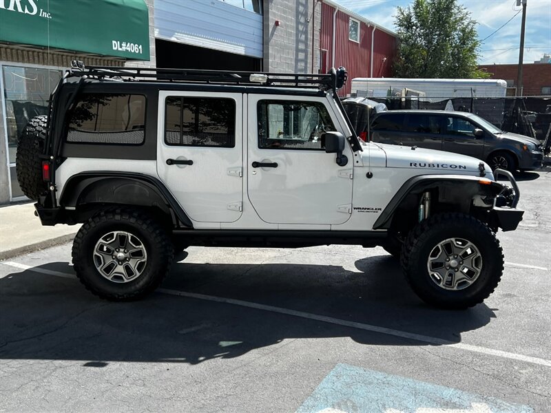 Used 2013 Jeep Wrangler Unlimited Rubicon w/ Connectivity Group AWD/4WD image 9