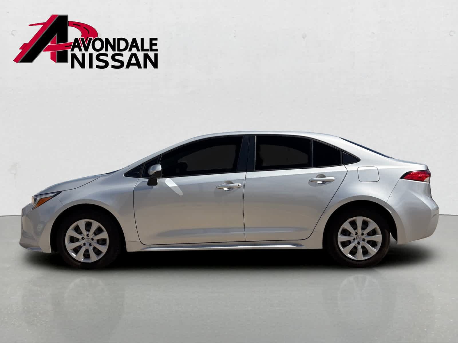 Used 2025 Toyota Corolla LE w/ Convenience Package FWD image 3