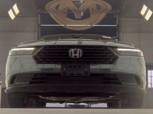 Used 2023 Honda Accord LX image 7