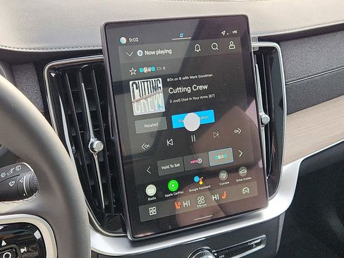 Used 2026 Volvo XC90 B6 Plus w/ Protection Package image 15