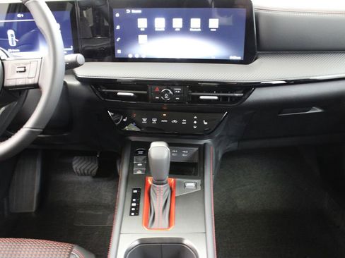 New 2026 Nissan Kicks SR w/ Cold Weather Package image 19