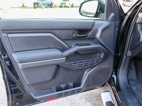 Certified 2025 Toyota Tacoma SR5 image 39