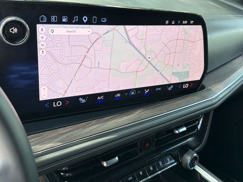 Used 2025 Chevrolet Tahoe LT image 23