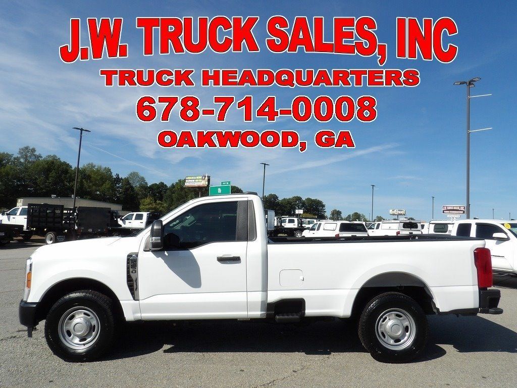 Used 2023 Ford F250 XL RWD image 2