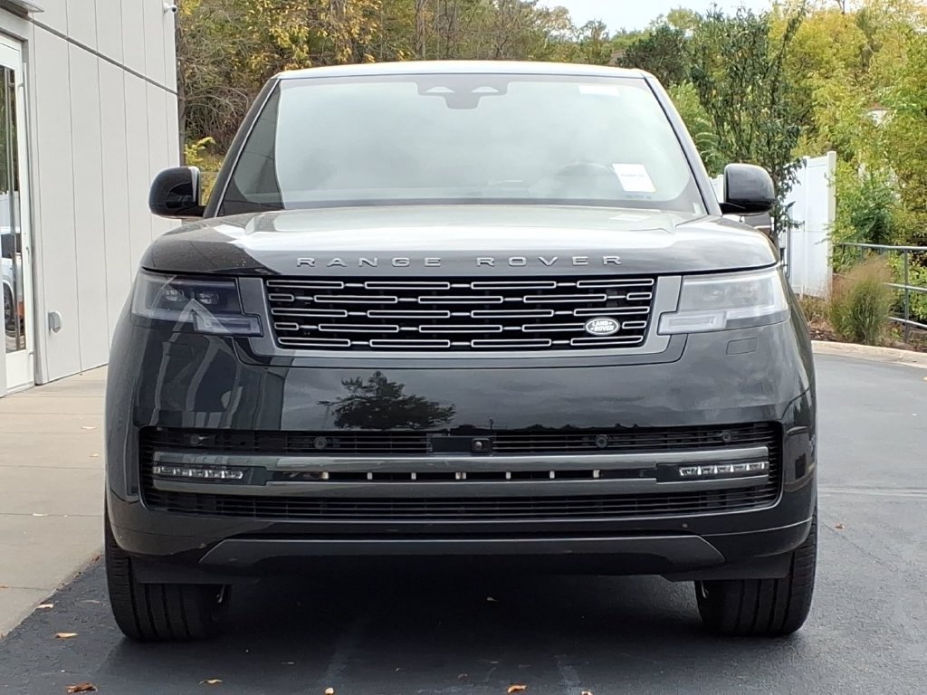 New 2027 Land Rover Range Rover Long Wheelbase SE AWD/4WD image 2