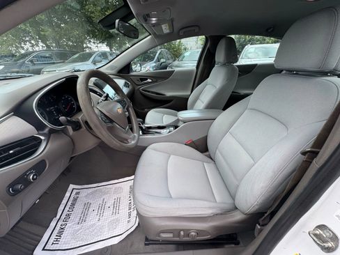 Used 2021 Chevrolet Malibu LT image 17