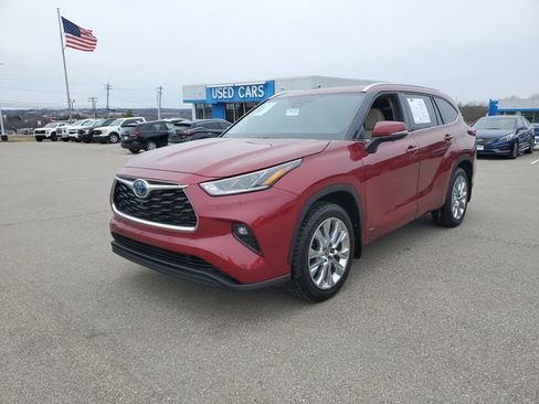 Used 2023 Toyota Highlander Limited image 2