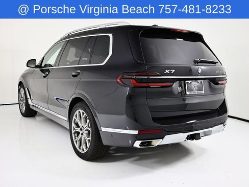 Used 2025 BMW X7 xDrive40i w/ Premium Package AWD/4WD image 3