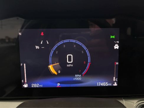 Certified 2025 Chevrolet Trax LT w/ LT Convenience Package image 30