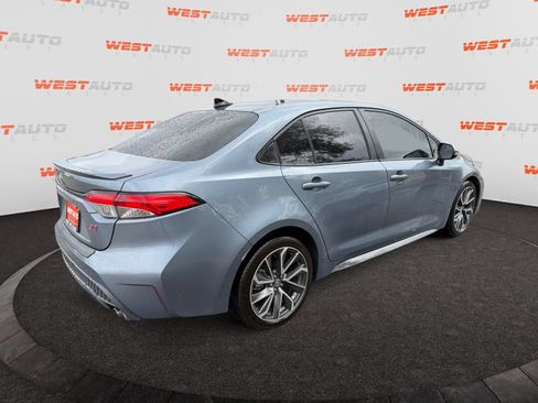 Used 2022 Toyota Corolla SE w/ SE Premium Package FWD image 5
