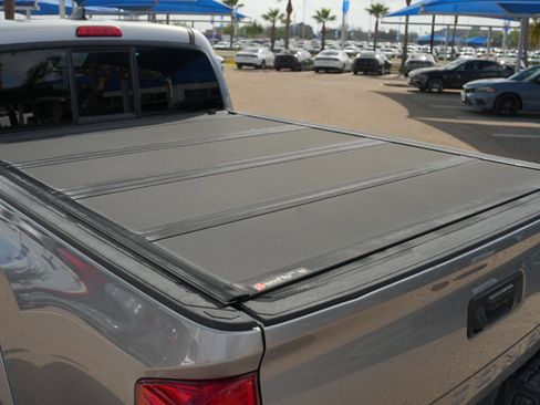 Used 2016 Toyota Tacoma SR5 w/ SR5 Appearance Package (DM) image 7