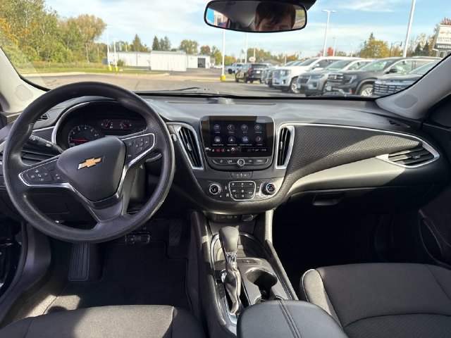 Used 2025 Chevrolet Malibu LT FWD image 15