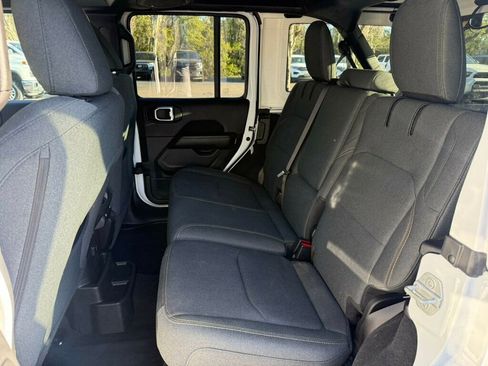 Used 2025 Jeep Wrangler Unlimited Sahara w/ Safety Group image 7