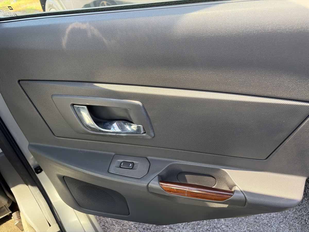 Used 2003 Cadillac CTS 3.2 w/ Preferred Equipment Group RWD image 19