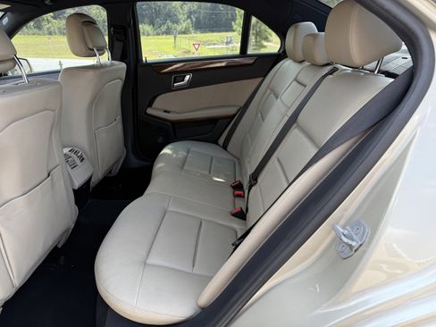 Used 2011 Mercedes-Benz E 350 Sedan image 37