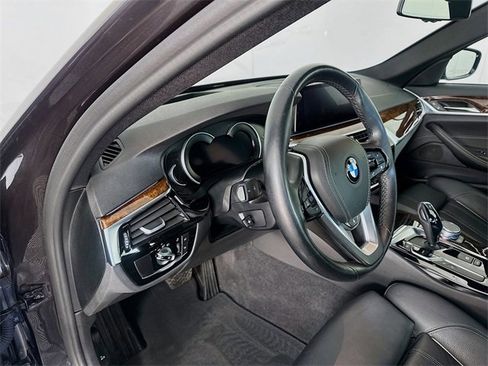 Used 2019 BMW 540i xDrive w/ Premium Package image 9