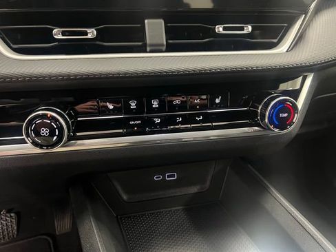 New 2026 Chevrolet Equinox LT w/ Safety and Technology Package AWD/4WD image 10