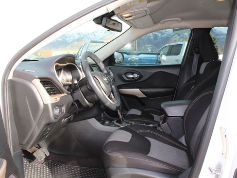 Used 2017 Jeep Cherokee Sport w/ Cold Weather Group image 41