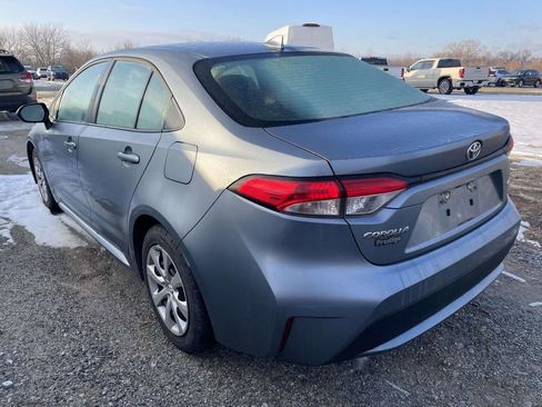 Used 2021 Toyota Corolla LE image 3