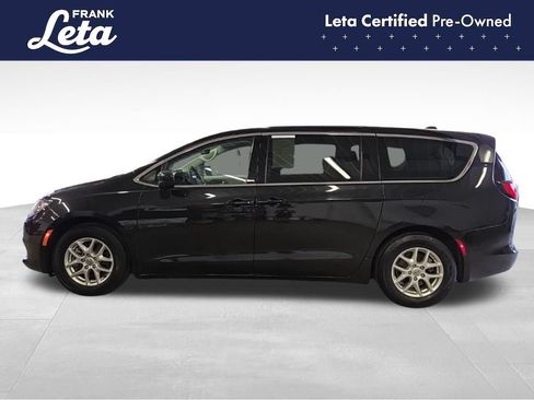Used 2023 Chrysler Voyager LX FWD image 3