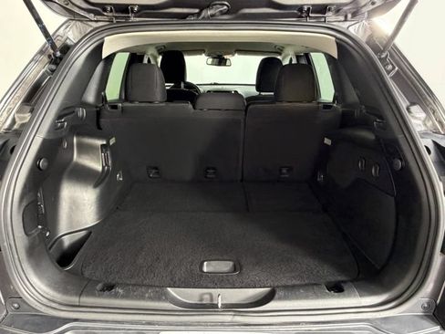 Used 2014 Jeep Cherokee Latitude w/ Cold Weather Group AWD/4WD image 33