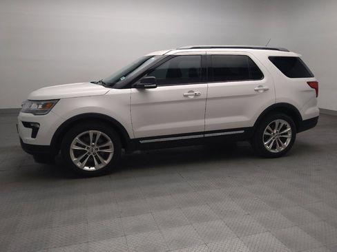 Used 2019 Ford Explorer XLT w/ Equipment Group 202A FWD image 2