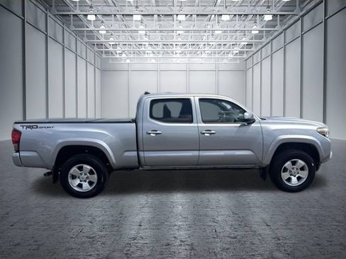 Used 2016 Toyota Tacoma TRD Sport w/ Towing Package RWD image 6