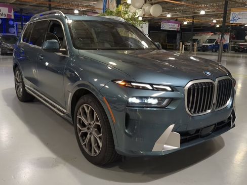 Used 2024 BMW X7 xDrive40i w/ Premium Package AWD/4WD image 5