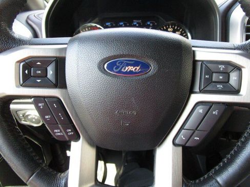 Used 2015 Ford F150 Platinum w/ Equipment Group 701A Luxury AWD/4WD image 22