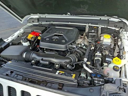 Used 2023 Jeep Wrangler Sahara image 27