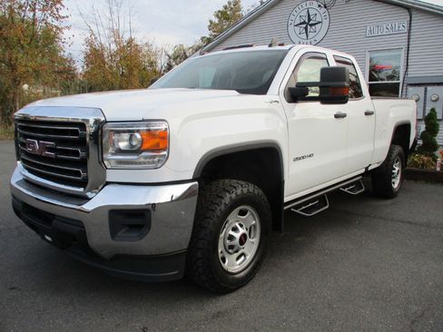 Used 2019 GMC Sierra 2500 4x4 Double Cab w/ Sierra Convenience Package image 2