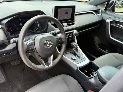 Used 2023 Toyota RAV4 SE w/ Convenience Package AWD/4WD image 9