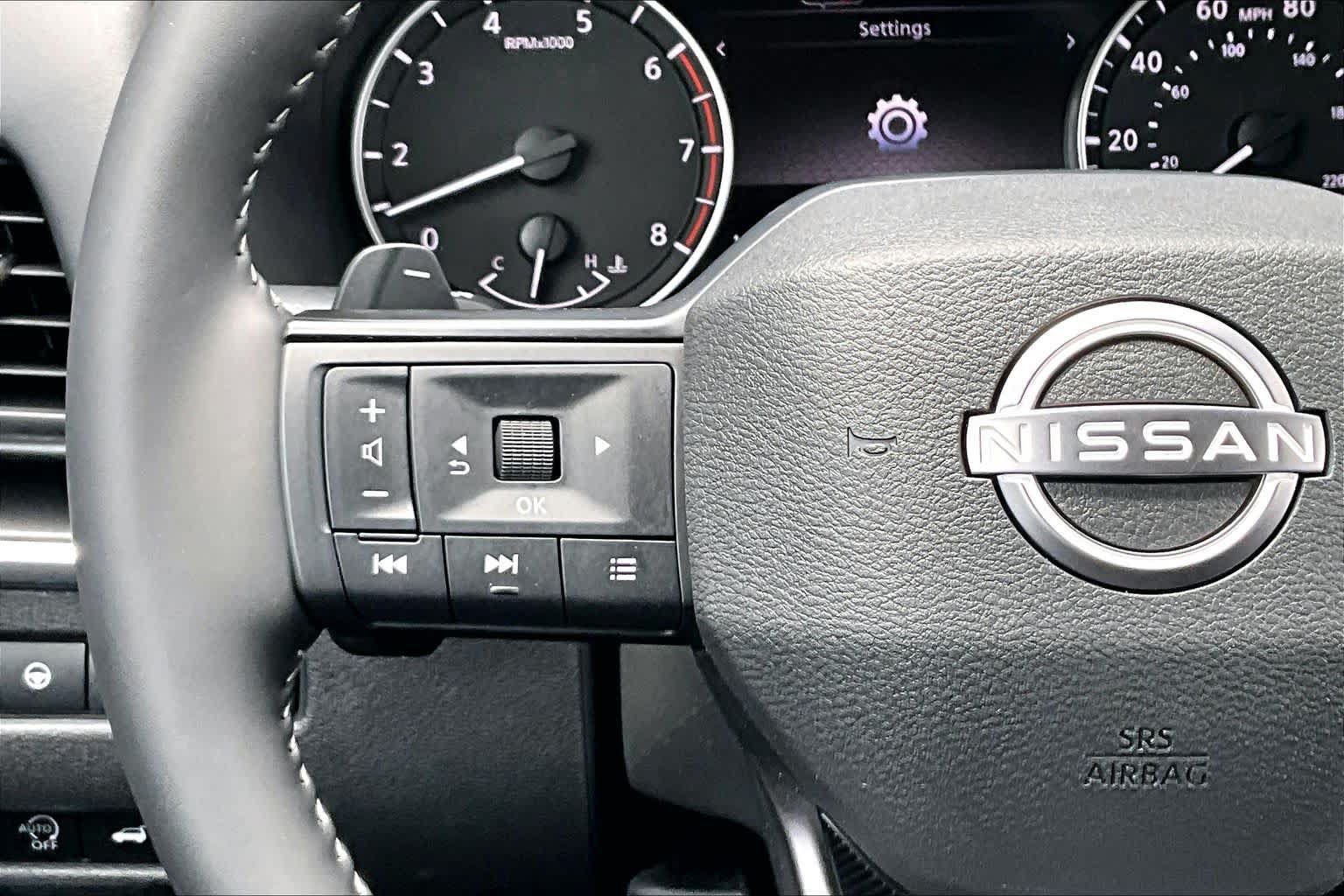 Certified 2026 Nissan Rogue SV FWD image 23
