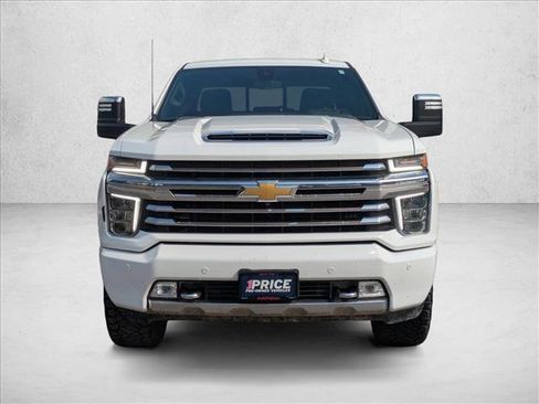 Used 2022 Chevrolet Silverado 2500 High Country w/ Technology Package image 2