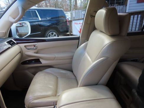Used 2013 Lexus LX 570 4WD image 27