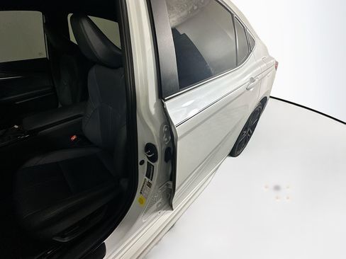 Used 2025 Toyota Camry XSE FWD image 12
