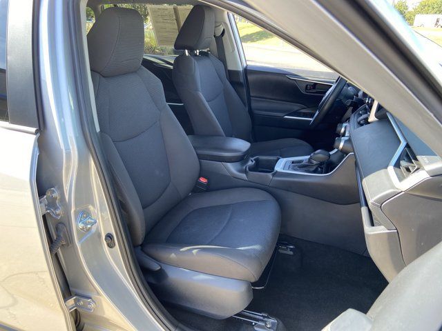Used 2025 Toyota RAV4 LE AWD/4WD image 22