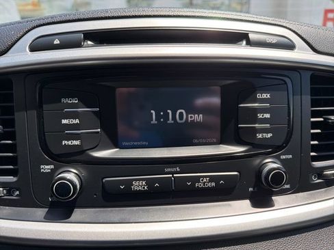Used 2016 Kia Sorento AWD image 13