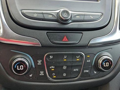 Used 2021 Chevrolet Equinox LT image 10