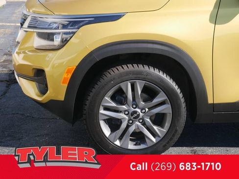 Used 2023 Kia Seltos S w/ Navigation Package FWD image 41