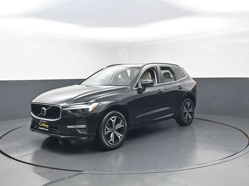 Used 2022 Volvo XC60 B5 Momentum w/ Protection Package Premier AWD/4WD image 7