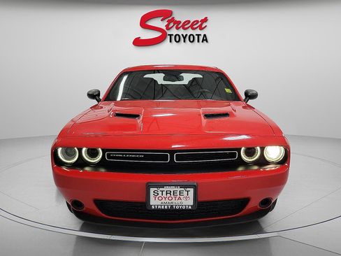 Used 2020 Dodge Challenger SXT image 6